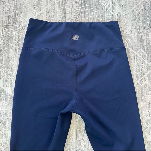 New Balance NB Womens Dry Classic Capri Active Leggings in Navy Blue Size S - Picture 6 of 10